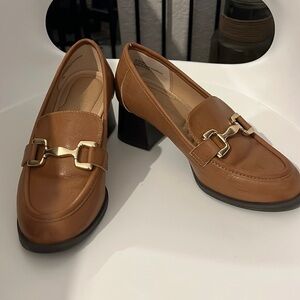 Heeled loafers